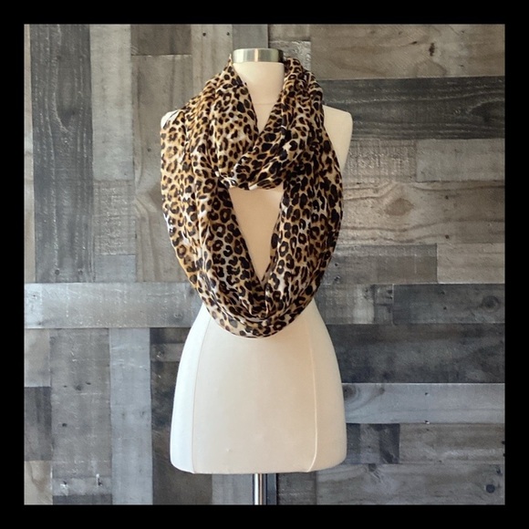 Gorgeous leopard print infinity scarf resortwear coastal vacation festival boho - Picture 1 of 9